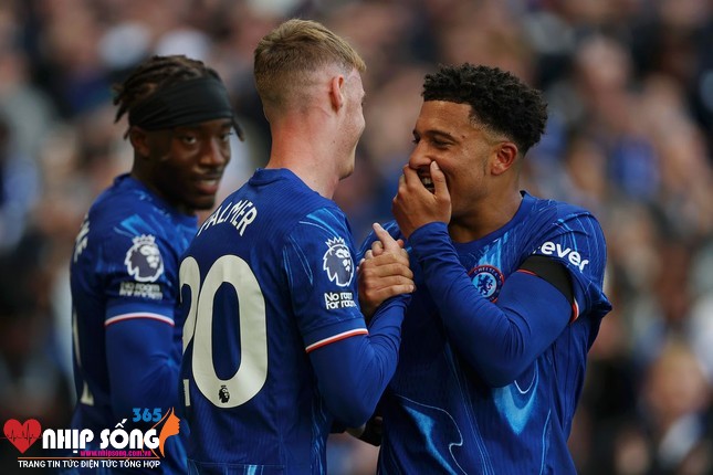 Hàng tấn công của Chelsea thi đấu xuất sắc trước Brighton.