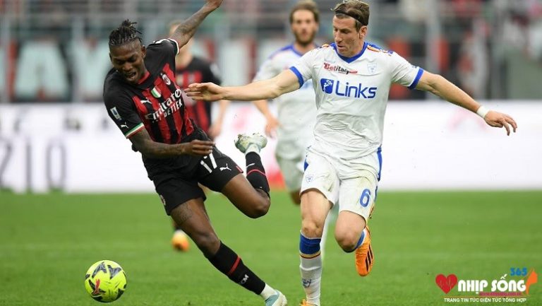 Trận đấu giữa AC Milan vs Lecce.