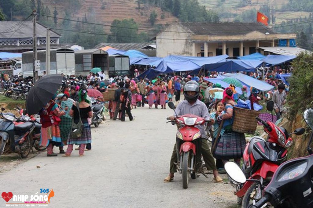 Chợ Pha Long.