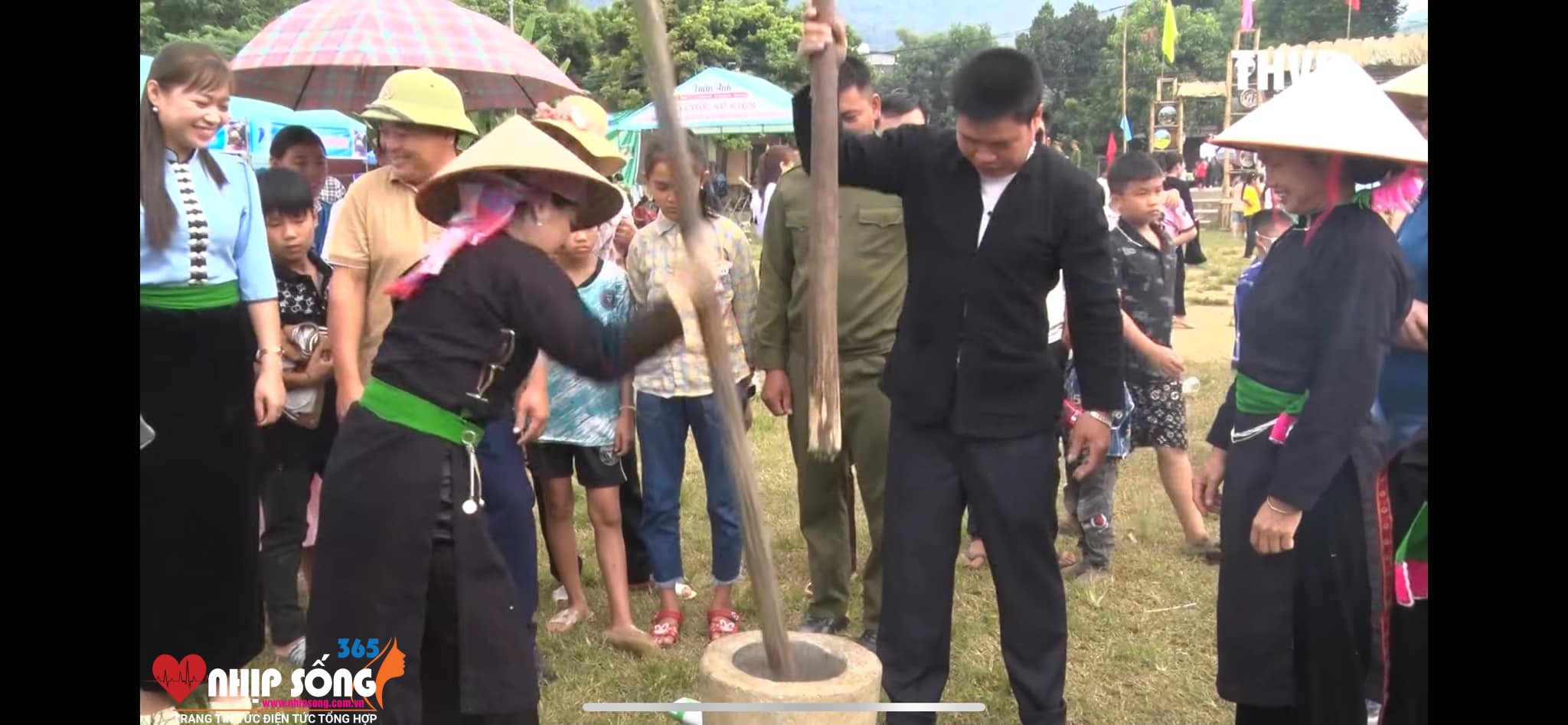 Bảo Tồn Văn Hóa Truyền Thống Và Phát Triển Du Lịch