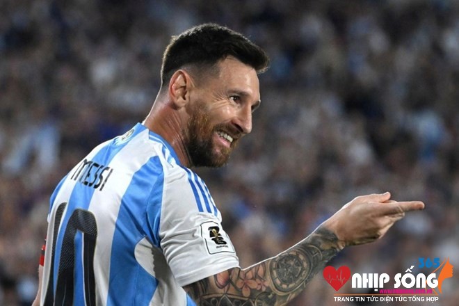 Lionel Messi có trận đấu xuất sắc trước hơn 80.000 khán giả nhà.