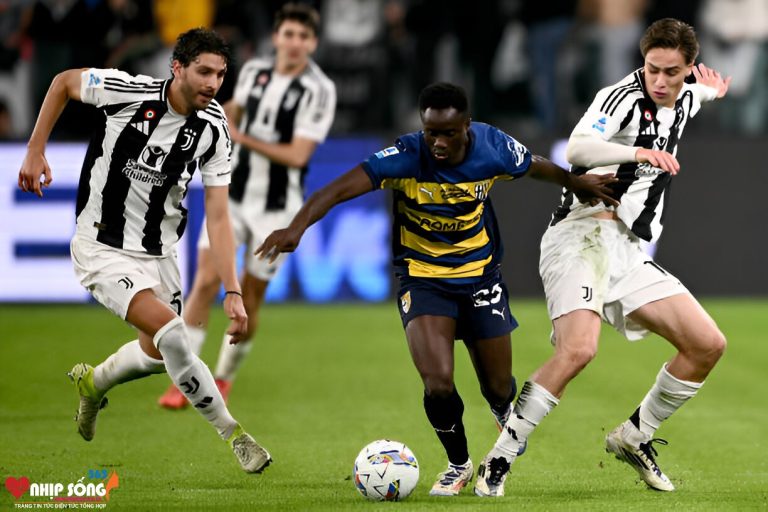 Juventus để Parma cầm hòa 2-2 ngay trên sân nhà.