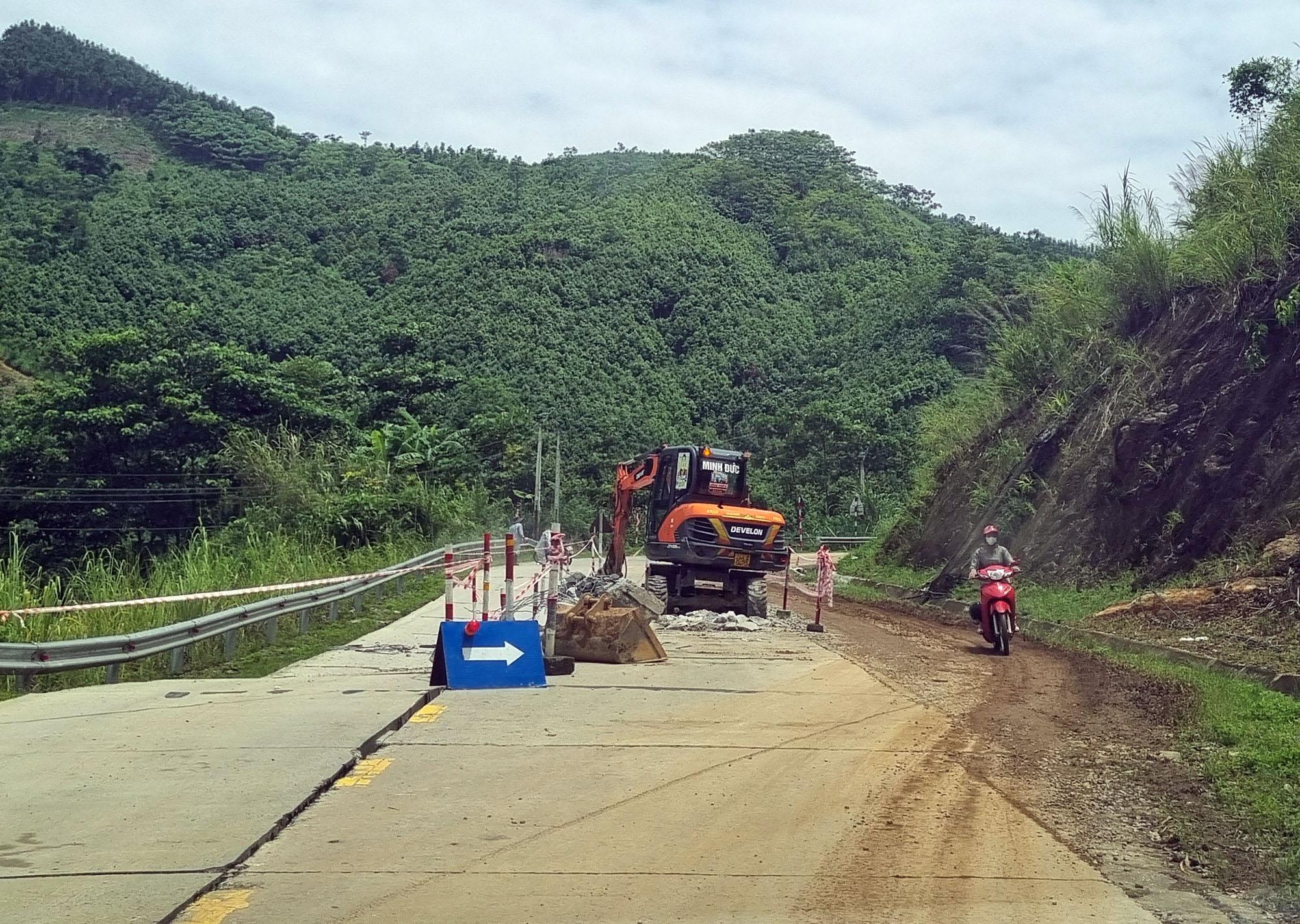 Các đơn vị, địa phương cần khẩn trương khắc phục, xử lý điểm đen, điểm tiềm ẩn tai nạn giao thông, những tồn tại, bất hợp lý về hạ tầng, tổ chức giao thông.