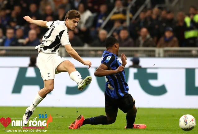 Juventus cầm hòa Inter 4-4 cuối tuần trước