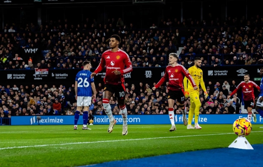 Rashford sớm giúp Man Utd vượt lên. Ảnh: Getty