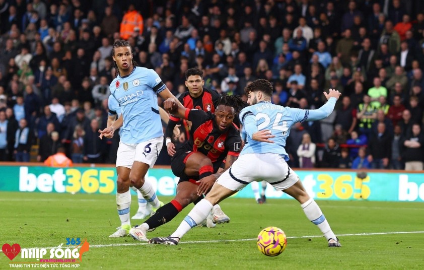 Man City sớm để thủng lưới (Ảnh: Getty).