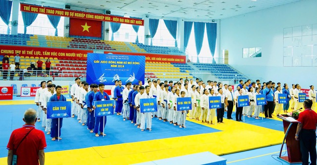 Giải Judo Đông Nam bộ mở rộng năm 2024 tại Bình Dương thu hút hơn 100 VĐV tham dự.