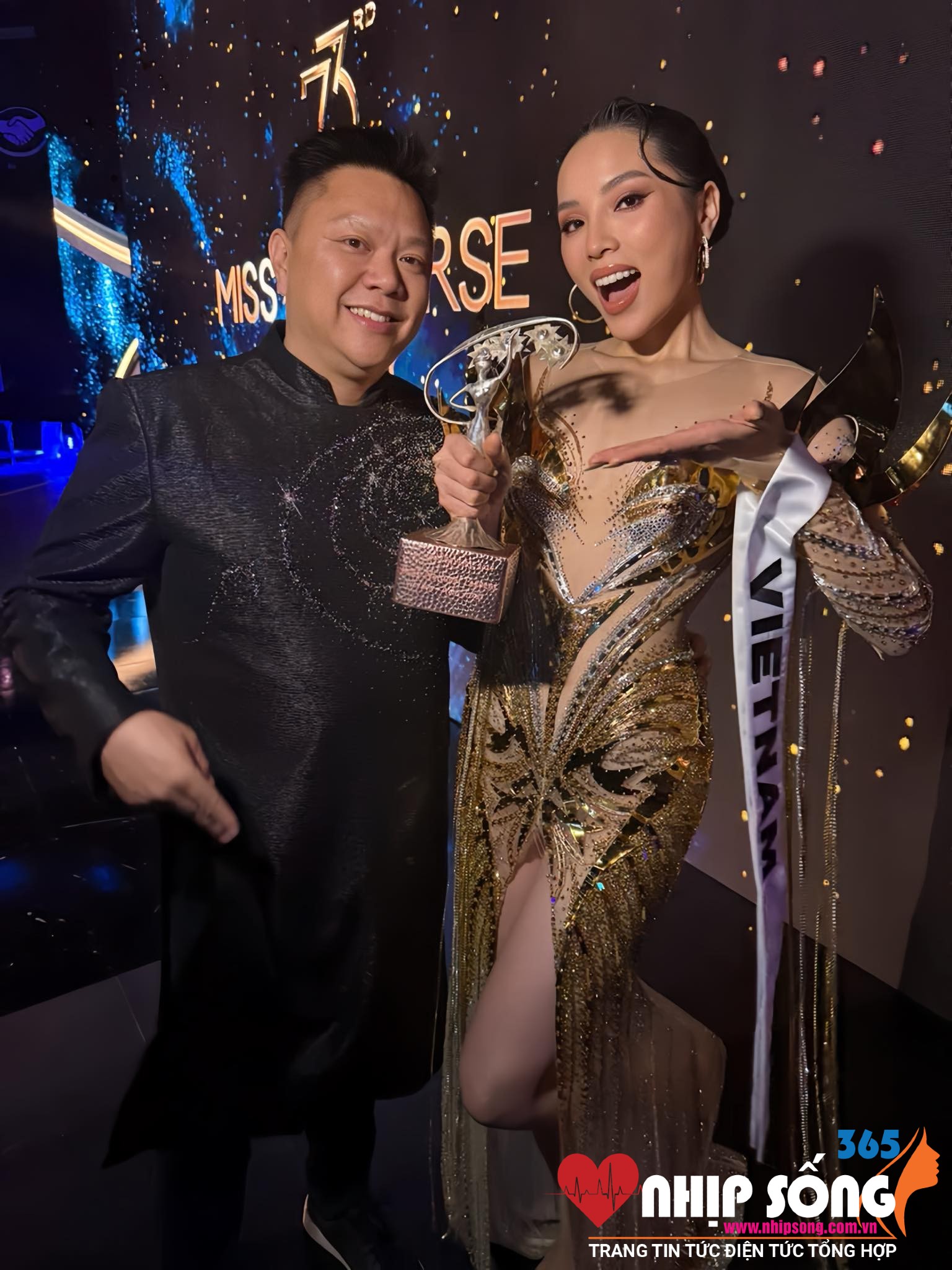 Hoa hậu Kỳ Duyên cùng chủ tịch Miss Universe Vietnam. 