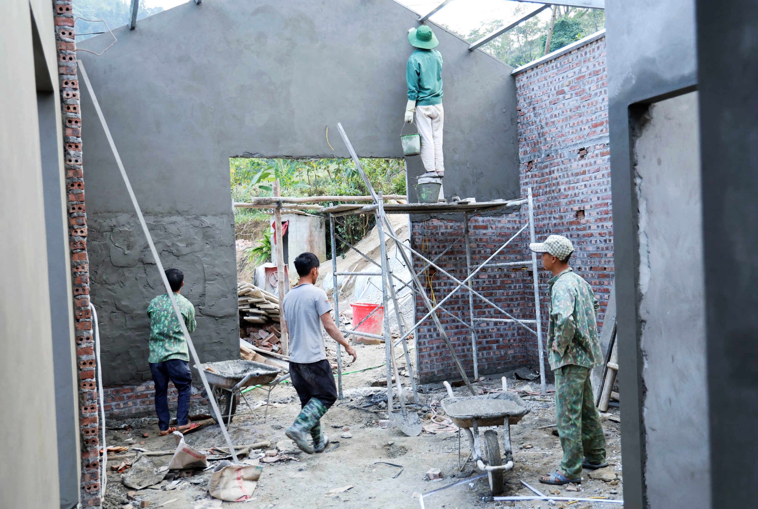 Một ngôi nhà mới của hộ dân bị thiên tại tại xã Cán Cấu chuẩn bị hoàn thành (Ảnh Báo Lào Cai)