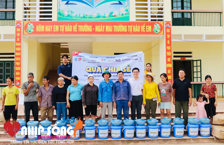 Nhóm từ thiện Fly To Sky đã triển khai nhiều chương trình ý nghĩa vì cộng đồng.