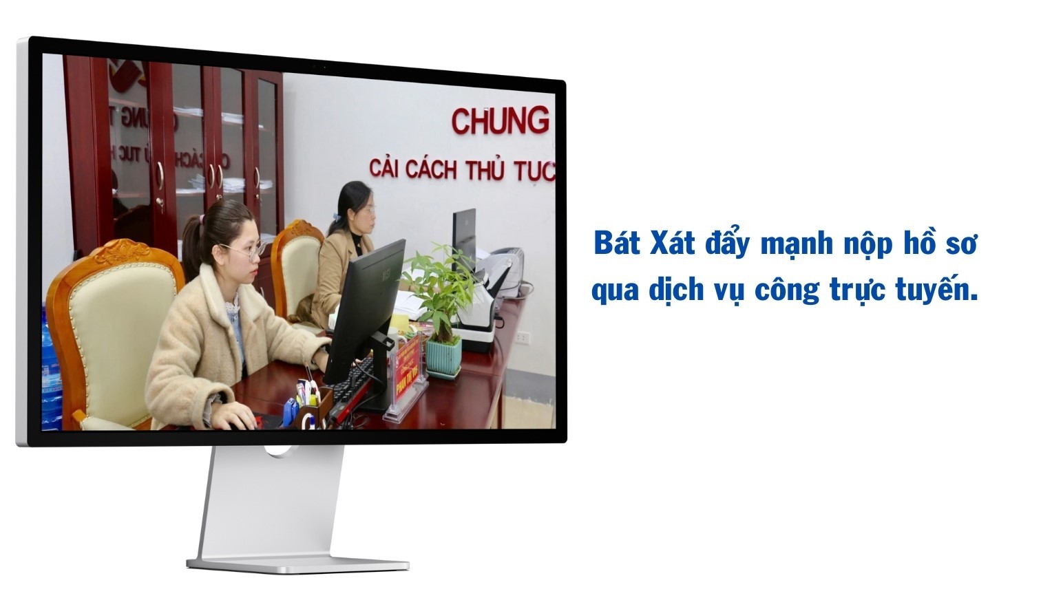 Bát xát đẩy mạnh nộp hồ sơ qua dịch vụ công trực tuyến