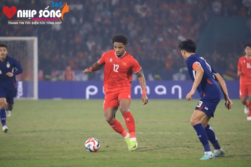 ĐT Việt Nam đánh bại Thái Lan ở chung kết lượt đi AFF Cup 2024