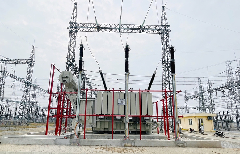 Máy biến áp 220kV tại TBA 500kv Phố Nối - Ảnh:VGP/Toàn Thắng