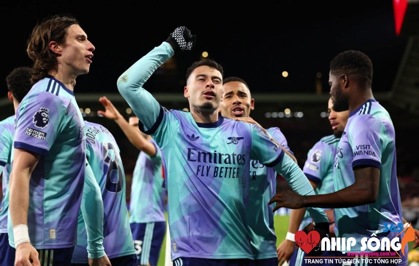 Arsenal xuất sắc ngược dòng đánh bại Brentford trong hiệp hai.