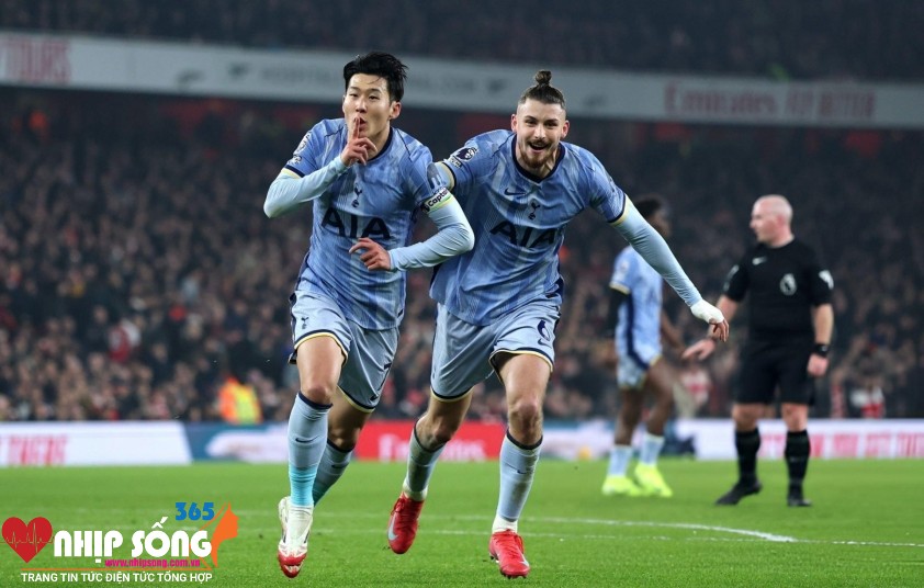 Son Heung-min mở tỷ số cho Tottenham.