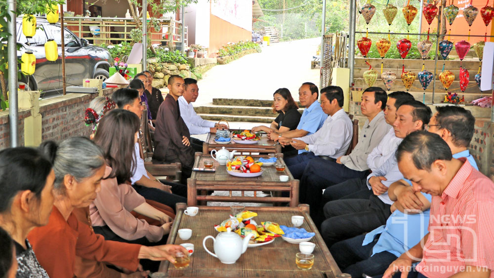 Ban Chỉ đạo công tác tôn giáo tỉnh đến thăm, nắm tình hình sinh hoạt tôn giáo tại chùa Am, xóm Bậu, xã Văn Yên (Đại Từ).