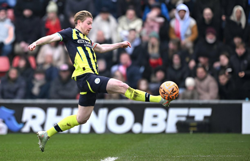 Cầu thủ người Bỉ lập công, giúp Man City đi tiếp tại FA Cup.