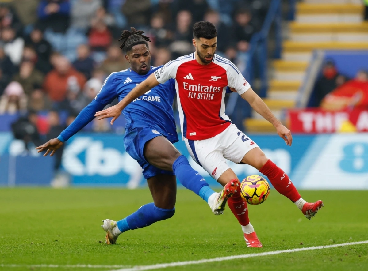 Arsenal không dễ dàng áp đảo Leicester