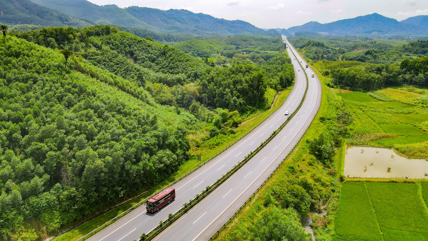 Chuẩn bị sửa chữa hư hỏng toàn tuyến cao tốc Nội Bài- Lào Cai