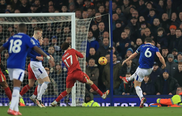 Liverpool bị Everton cầm hòa tiếc nuối ở trận đá bù giữa tuần qua