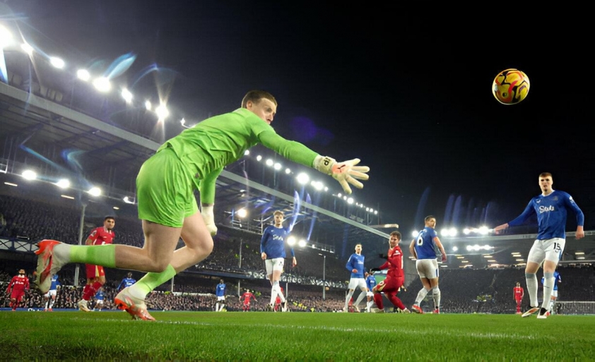 MacAllister gỡ hòa cho Liverpool (Ảnh: Getty).