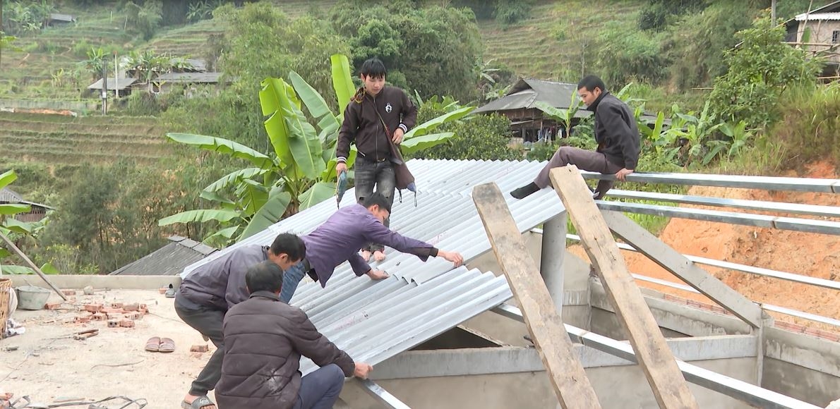 Ngôi nhà của anh Vàng Seo Tiến được hoàn thiện với sự giúp đỡ góp công của người thân và bà con trong thôn Cóc Mưu Hạ. (Ảnh Báo Dân Tộc)