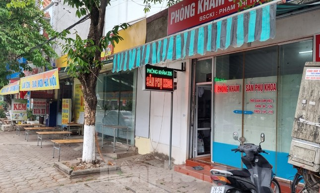 Công an điều tra 305 nhãn hiệu sữa giả liên quan Chi cục An toàn vệ sinh thực phẩm Hòa Bình 4 Địa chỉ 335 Trần Hưng Đạo, TP Hoà Bình được Thanh tra Sở Y tế Hòa Bình xác nhận là địa chỉ "ma" của các công ty làm sữa giả.