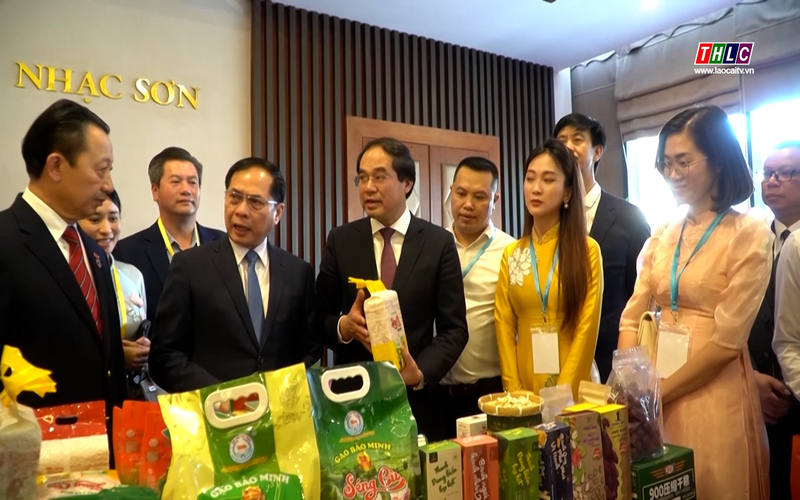 Gioi thieu quang ba nong san Lao Cai toi ban be trong nuoc va quoc te. 1