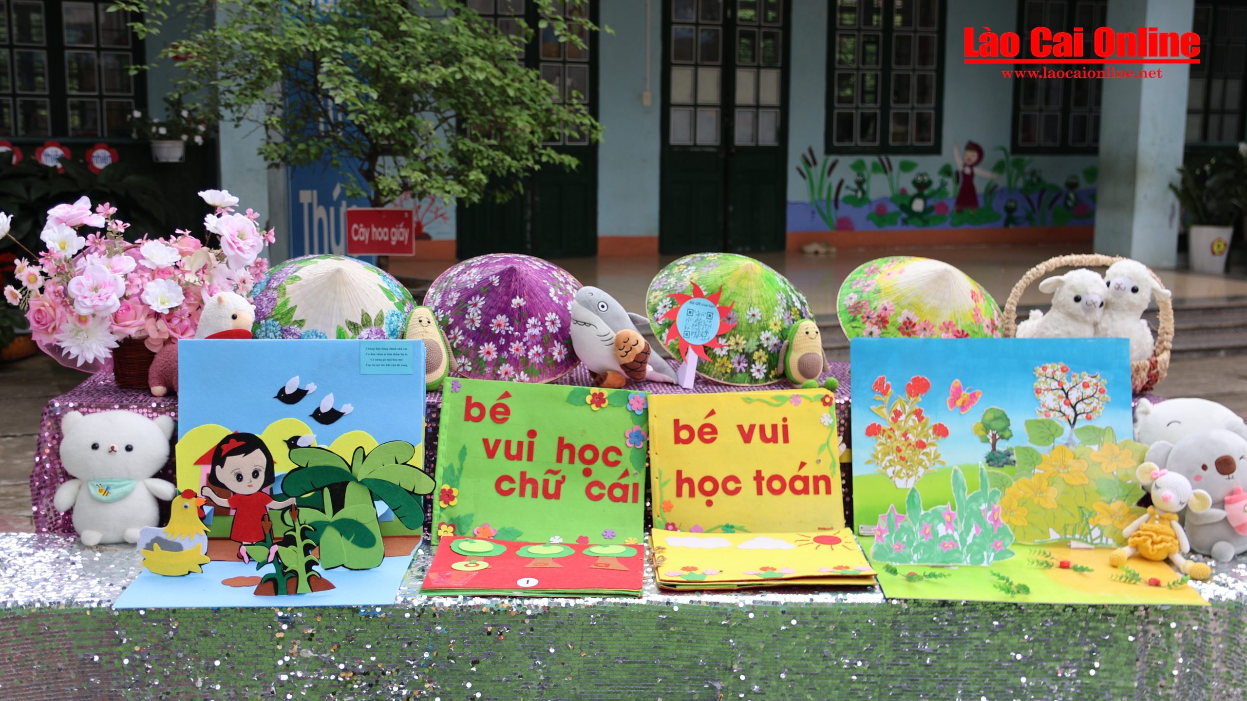 Trường Mầm non Hoa Ban tổ chức Ngày hội đọc sách năm học 2024 – 2025: Lan tỏa văn hóa đọc tới cộng đồng 11 Góc 5 – Cánh cửa tri thức nhí: Trưng bày các đầu sách, truyện thiếu nhi phong phú nhằm tạo không gian tri thức mở cho học sinh.