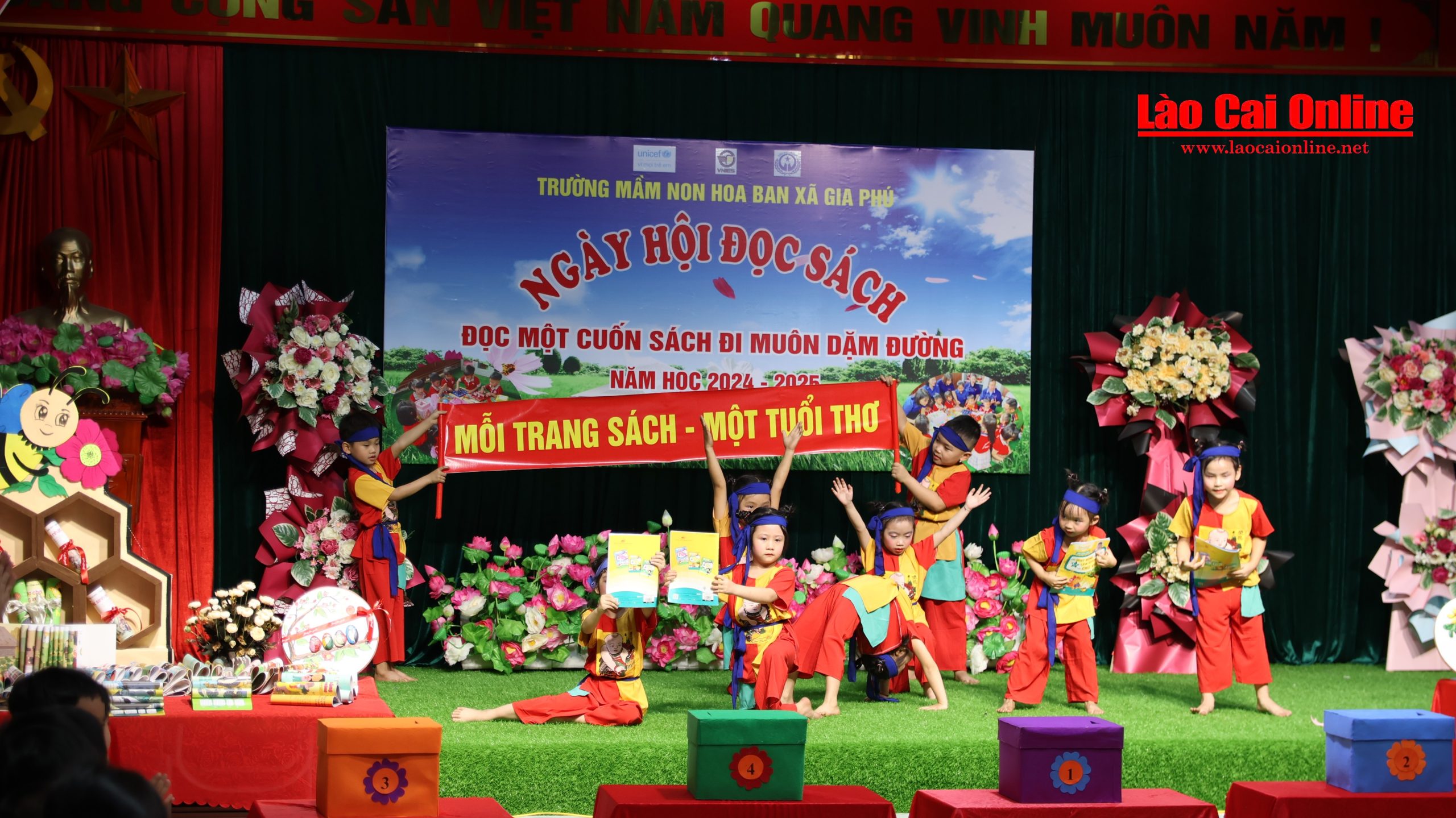 Trường Mầm non Hoa Ban tổ chức Ngày hội đọc sách năm học 2024 – 2025: Lan tỏa văn hóa đọc tới cộng đồng 6 các tiết mục văn nghệ đặc sắc như múa “Tuổi thơ của bé”, nhảy hiện đại “Toca Toca”