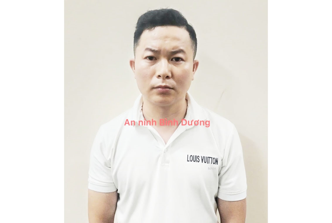 Le Van To su dung giay chung minh CAND gia bi Cong an Binh Duong tam giu hinh su. 65677