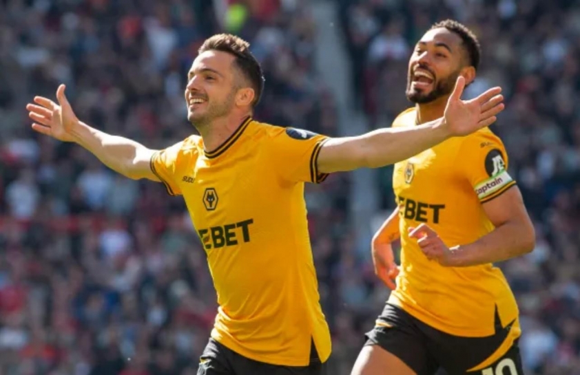 MU thua đau Wolves ngay tại Old Trafford, rơi tự do trên bảng xếp hạng Ngoại hạng Anh 4 Sarabia ghi bàn thắng duy nhất của trận đấu từ chấm đá phạt