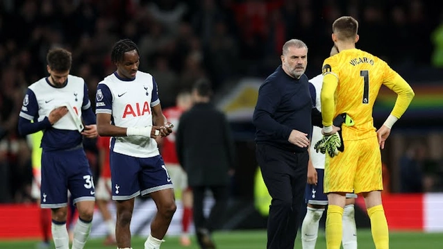 Liverpool vs Tottenham 22h30 ngày 27/4: Lữ đoàn đỏ hướng tới ngày đăng quang 2 Tottenham đang xếp thứ 16 ở Ngoại hạng Anh mùa này.