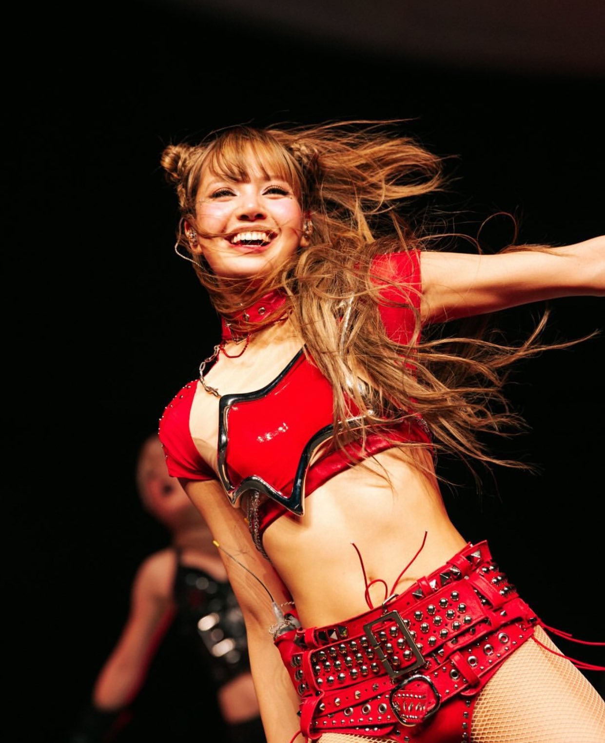Lisa BLACKPINK gây sốc tại Coachella: Vũ đạo 19+ khiến Knet phẫn nộ, bị gọi là bản sao rẻ tiền của pop Mỹ! 6 Lisa luôn có cách để giữ ấn tượng "không có sốc nhất, chỉ có sốc hơn"