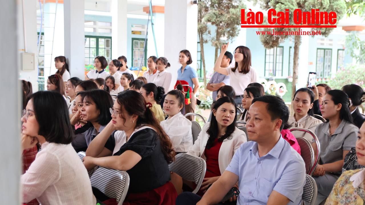 Trường Mầm non Hoa Ban tổ chức Ngày hội đọc sách năm học 2024 – 2025: Lan tỏa văn hóa đọc tới cộng đồng 3 Các vị đại biểu và phụ huynh học sinh