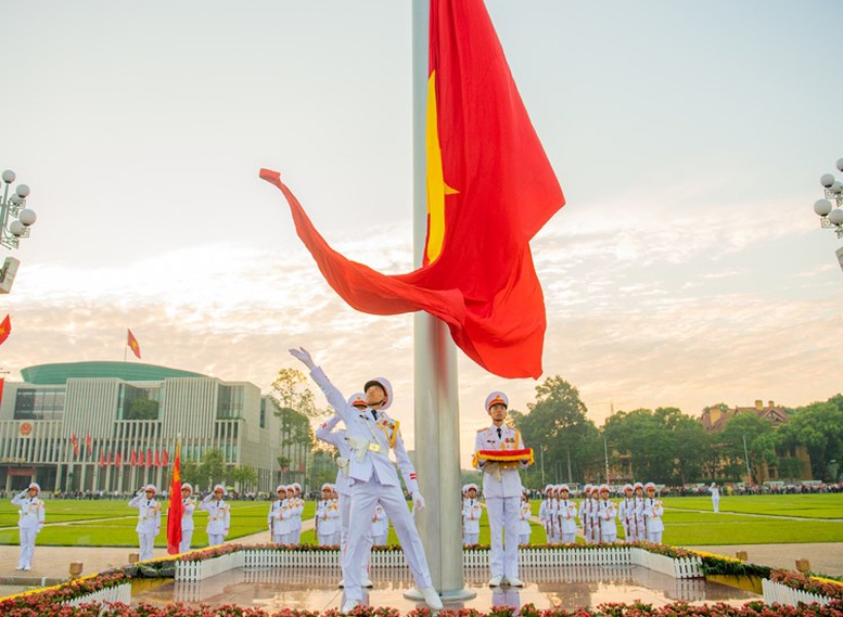 30/4 – Đất nước trọn niềm vui: ngọn lửa thống nhất cháy mãi trong tim Việt Nam 2 Chúng ta nắm chặt tay nhau dưới lá cờ Tổ quốc, cùng chung một khát vọng, một niềm tin