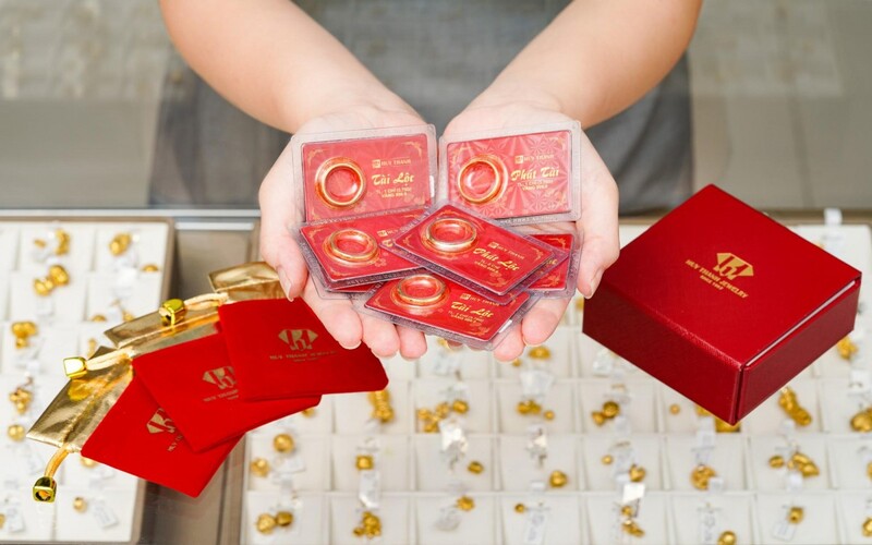 Giá vàng hôm nay 12-4: Thiết lập đỉnh mới, vàng trong nước tăng vọt theo thế giới 2 Giá vàng hôm nay