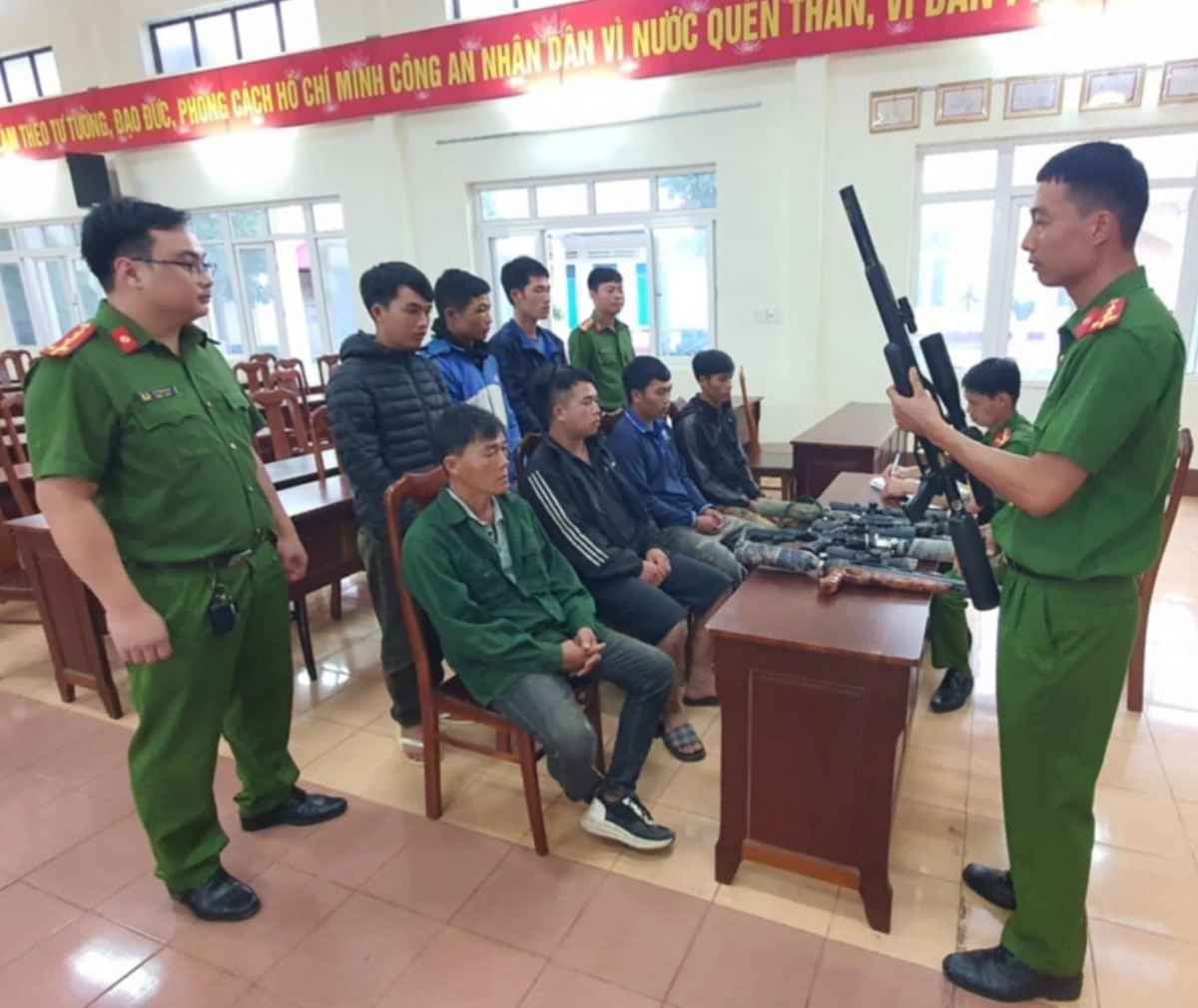 7 doi tuong tai co quan cong an 56667
