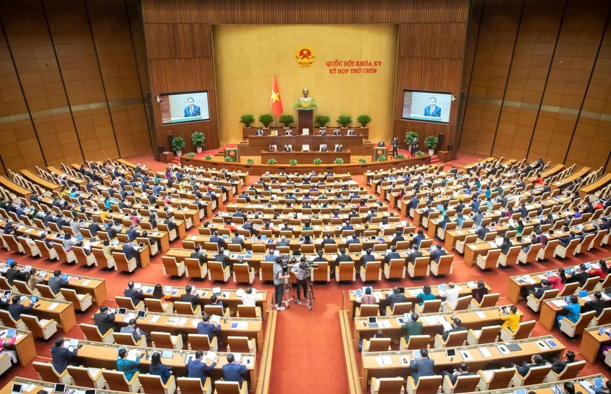 Bắt đầu từ hôm nay (6/5) sẽ tổ chức lấy ý kiến nhân dân về việc sửa đổi, bổ sung một số điều của Hiến pháp năm 2013 trong 30 ngày. 1 (Ảnh Media Quốc hội)