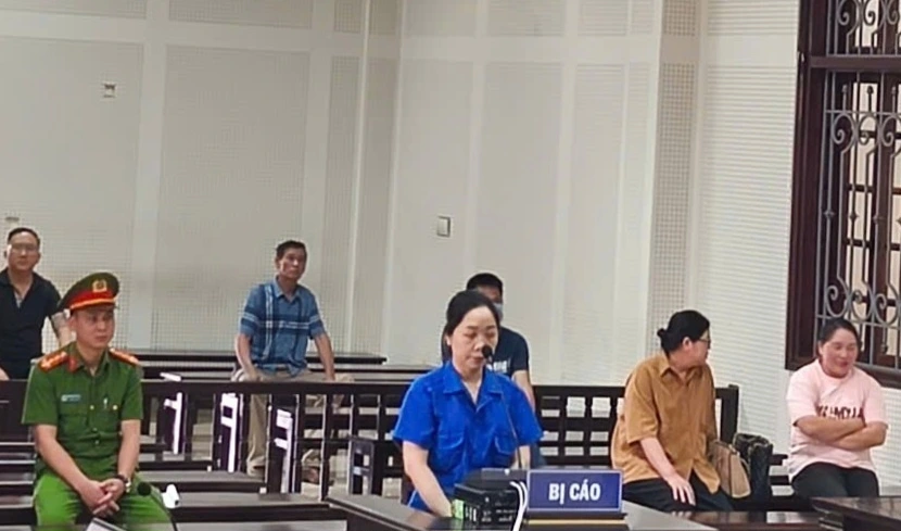 Quảng Ninh: Nữ kế toán lĩnh 14 năm tù vì chiếm đoạt hơn 11 tỷ đồng 1 Bị cáo Phạm Thị Thanh Huệ tại phiên toà