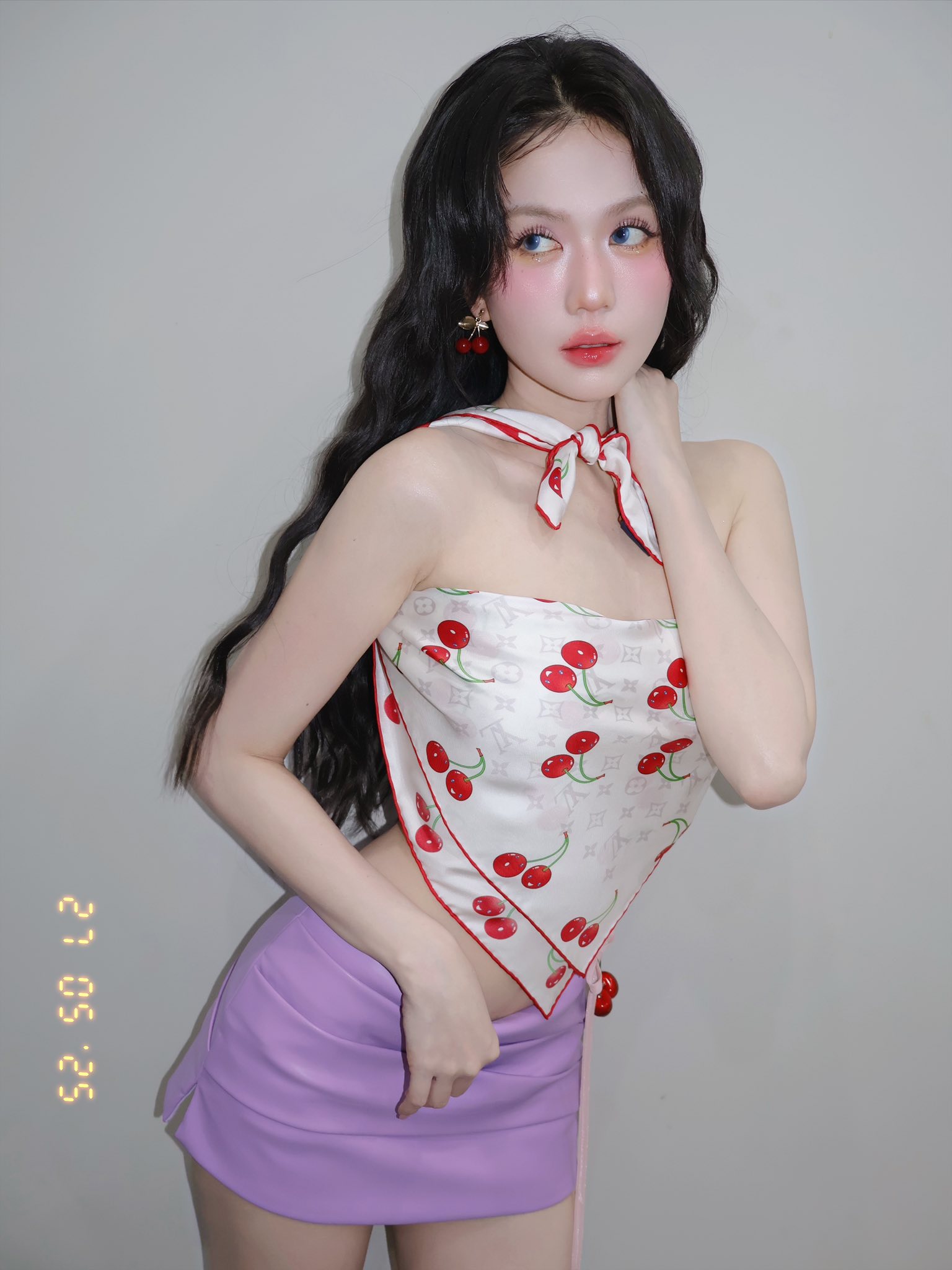 Ngọc Trinh tái xuất với phong cách thời trang gợi cảm, gây sốt mạng xã hội 1 Bộ ảnh mới theo đuổi phong cách gợi cảm của Ngọc Trinh 'gây sốt' với người hâm mộ.