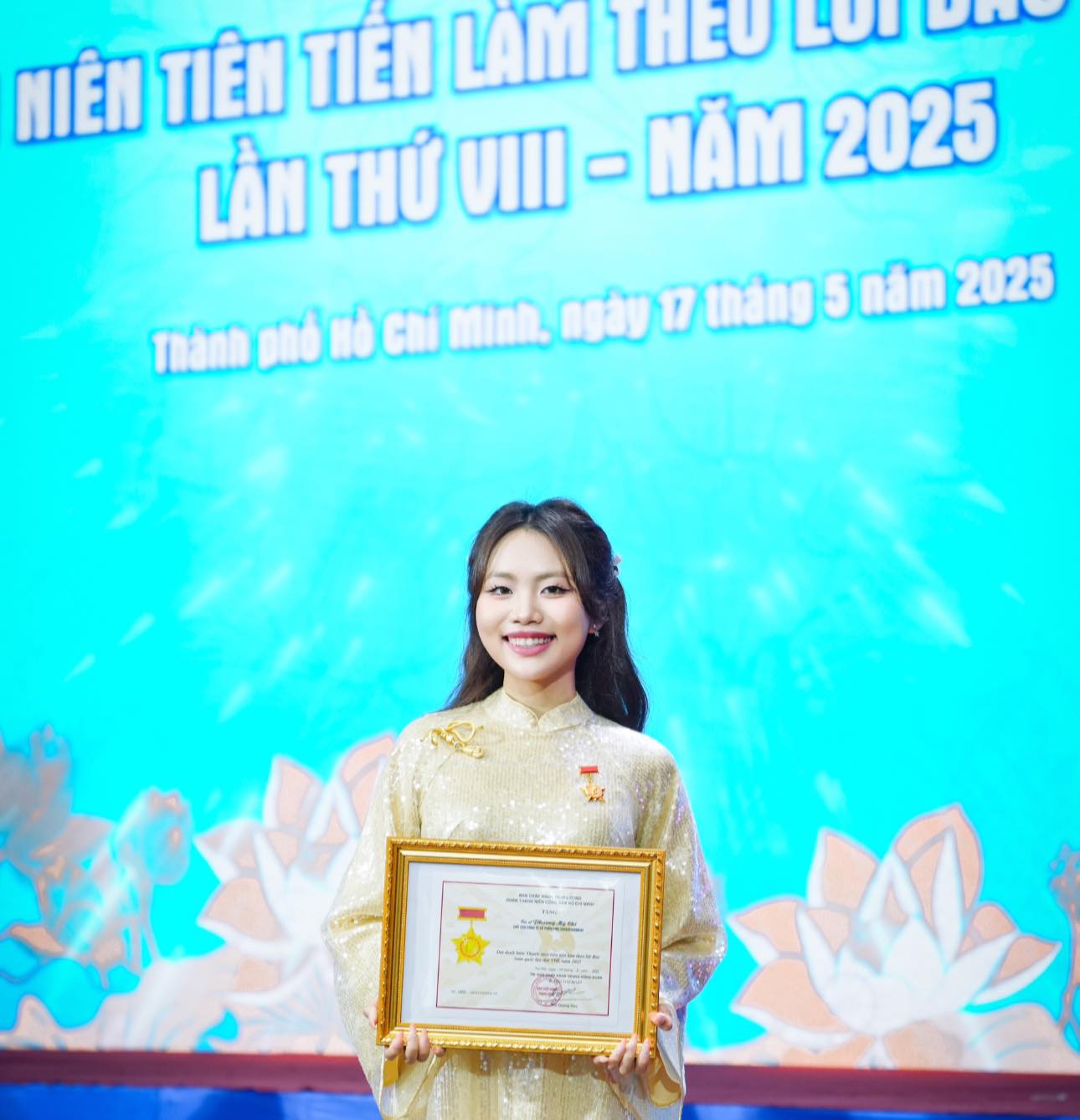 Ca sĩ Phương Mỹ Chi và sứ mệnh đặc biệt do Thủ tướng Phạm Minh Chính giao phó 1 Ca sĩ Phương Mỹ Chi tại Đại hội Thanh niên tiên tiến làm theo lời Bác lần thứ VIII năm 2025.
