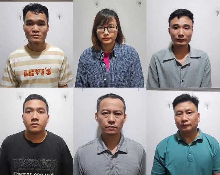 Hà Nội: Triệt phá đường dây sản xuất hơn 100 tấn thực phẩm chức năng và thiết bị y tế giả do một dược sĩ cầm đầu 2 Các nghi phạm bị Công an Hà Nội bắt giữ