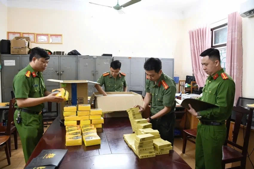 Các sản phẩm của Công ty TNHH thương mại đầu tư Bitney Việt Nam bị lực lượng công an thu giữ. 