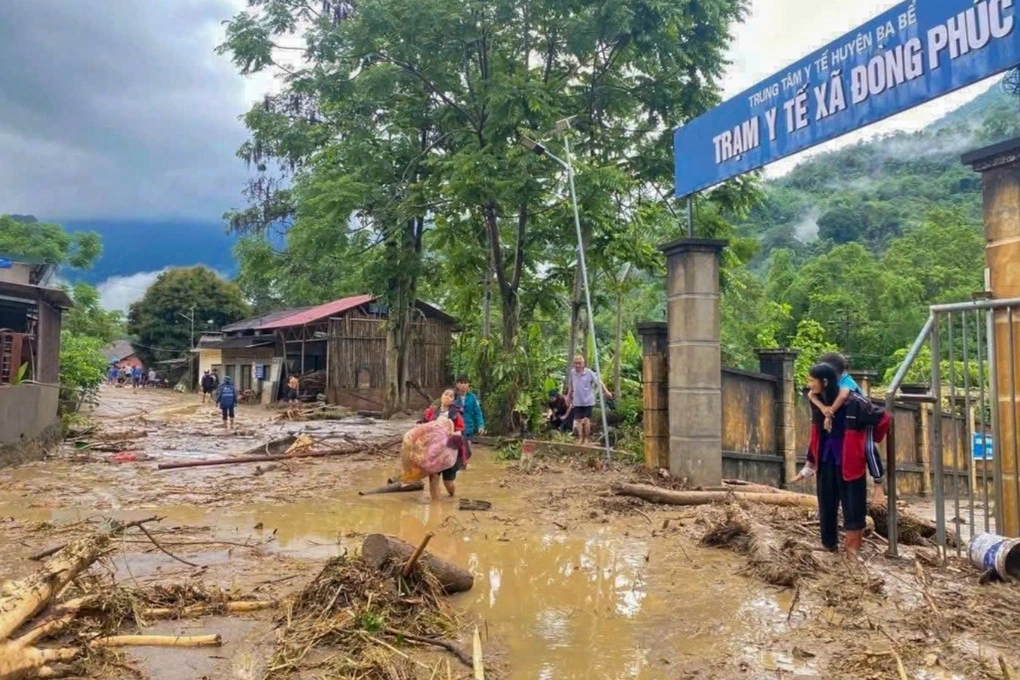 Canh tan hoang tai khu vuc trung tam xa Dong Phuc sau tran lu quet 5466