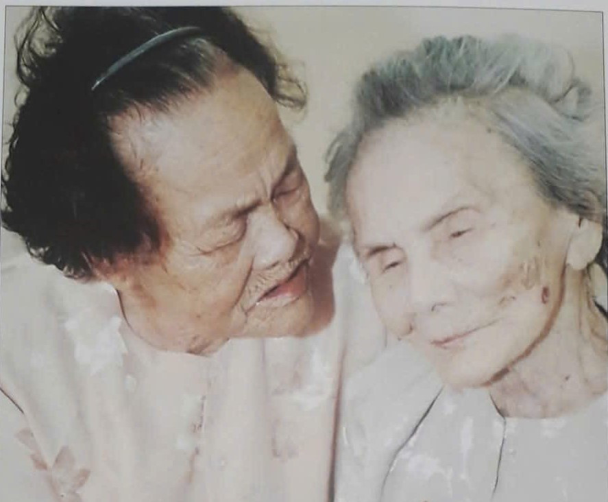 Mẹ Việt Nam Anh hùng Lê Thị Trị – người con của huyền thoại Mẹ Thứ – qua đời ở tuổi 106 1 Chân dung hai Mẹ Việt Nam anh hùng Nguyễn Thị Thứ và Lê Thị Trị (bìa trái) lúc sinh thời