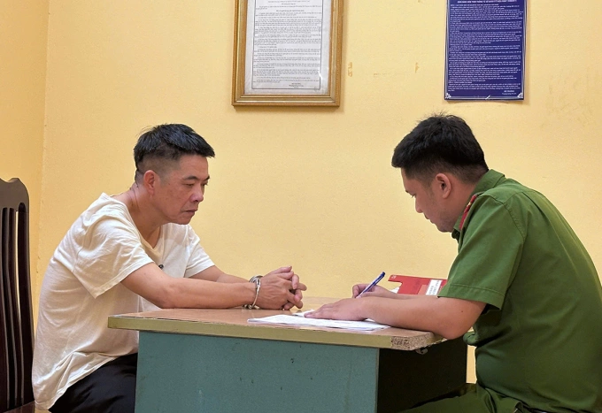 Cong an lay loi khai Chu tich xa Nguyen Xuan Phien
