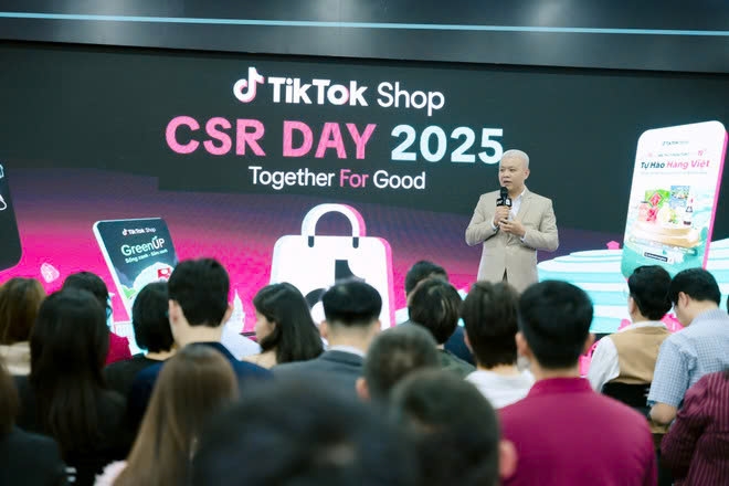 Trang bị kỹ năng bán hàng Online cho 300.000 tiểu thương chợ truyền thống 2 Đại diện TikTok Việt Nam và các đối tác chia sẻ tại phiên thảo luận Hàng Việt vươn mình trong kỷ nguyên số. (Ảnh: TL)