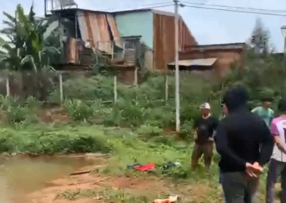 Hien truong noi hai hoc sinh duoi nuoc 546677