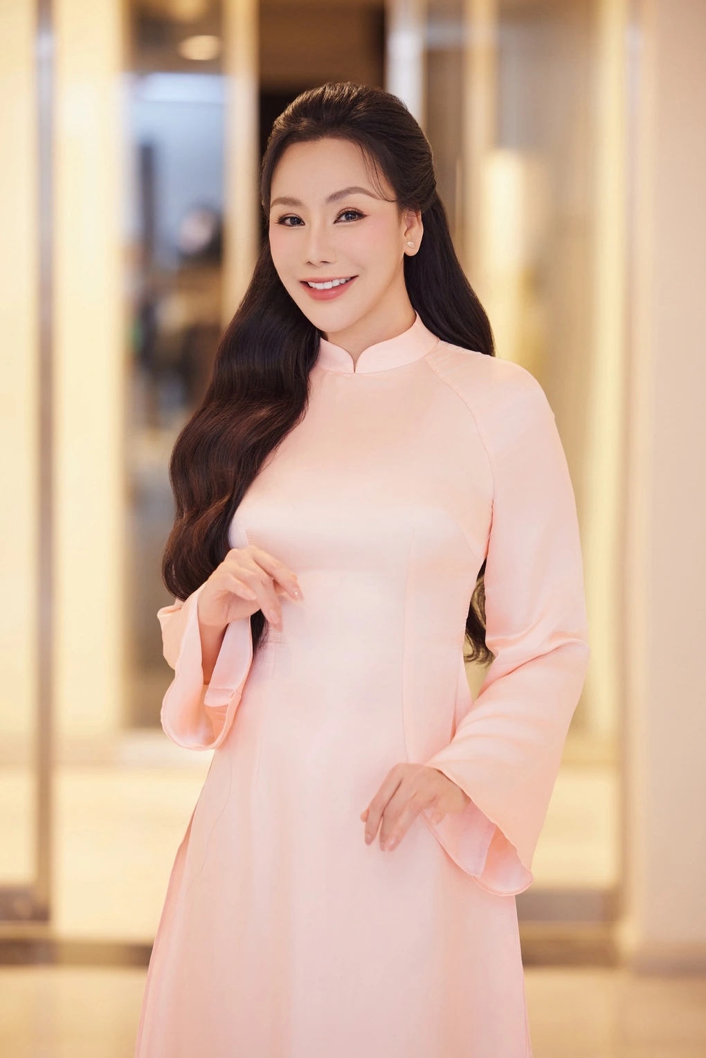 Hồ Quỳnh Hương ở tuổi 45